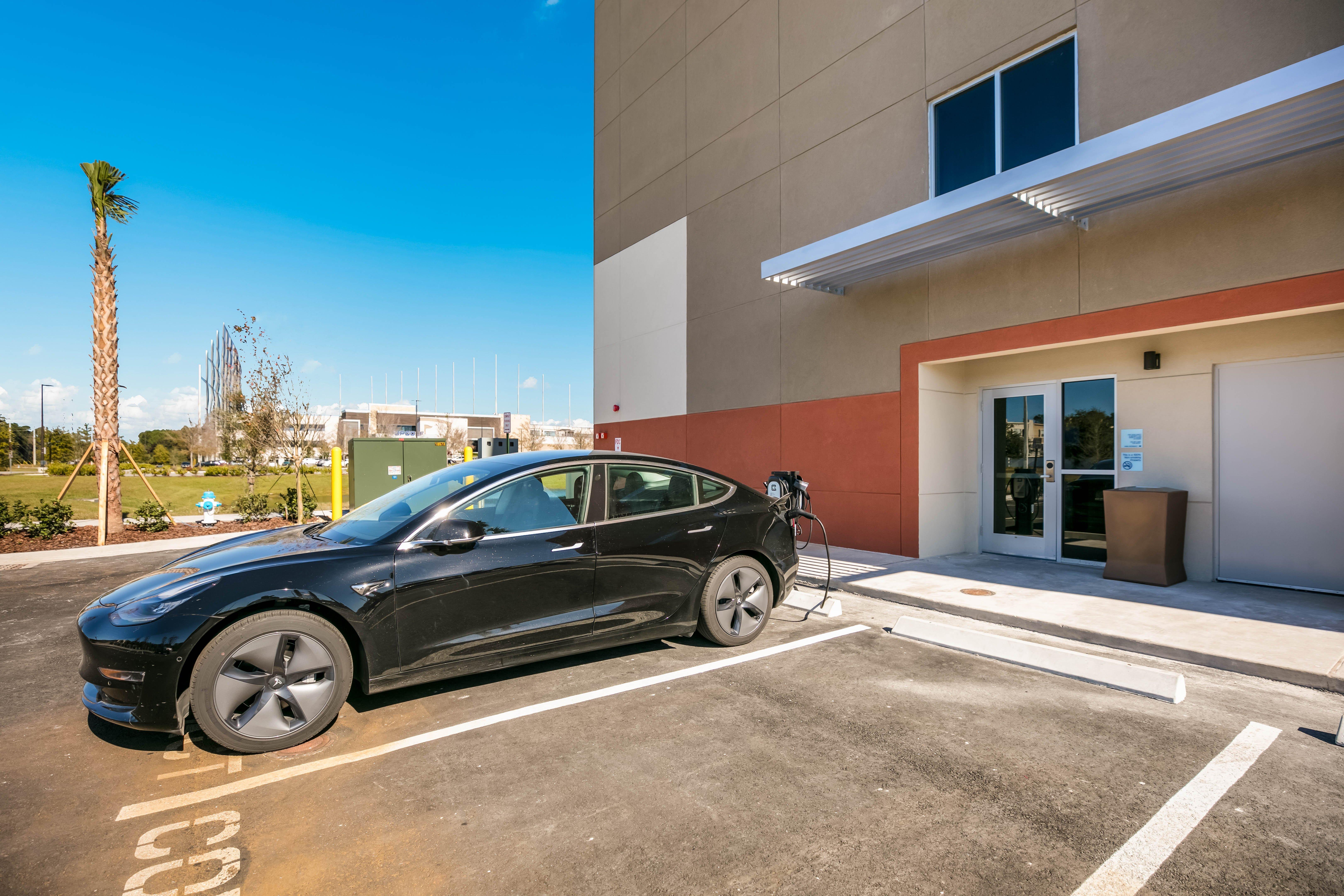 Holiday Inn Express & Suites Jacksonville - Town Center By Ihg Exterior photo